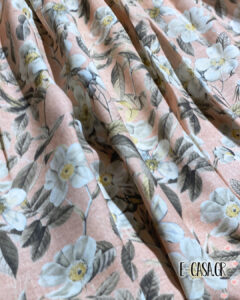 Έτοιμη κουρτίνα φλοράλ