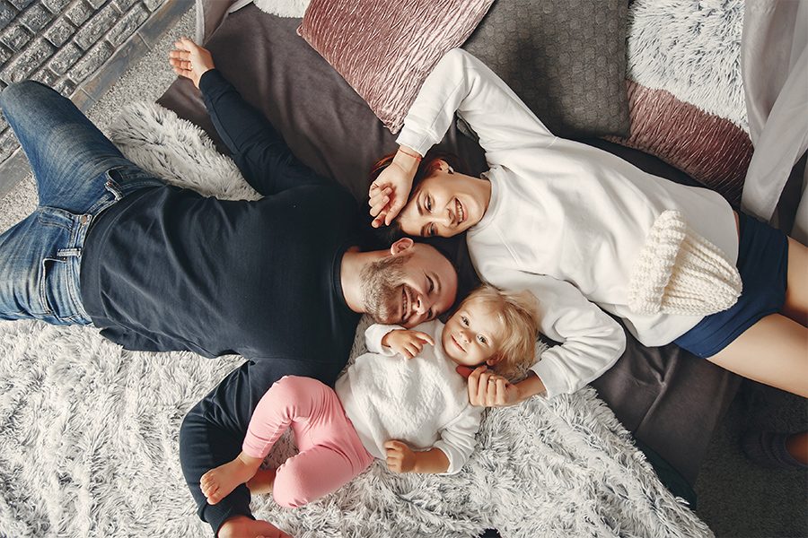 father-mother-with-little-daughter